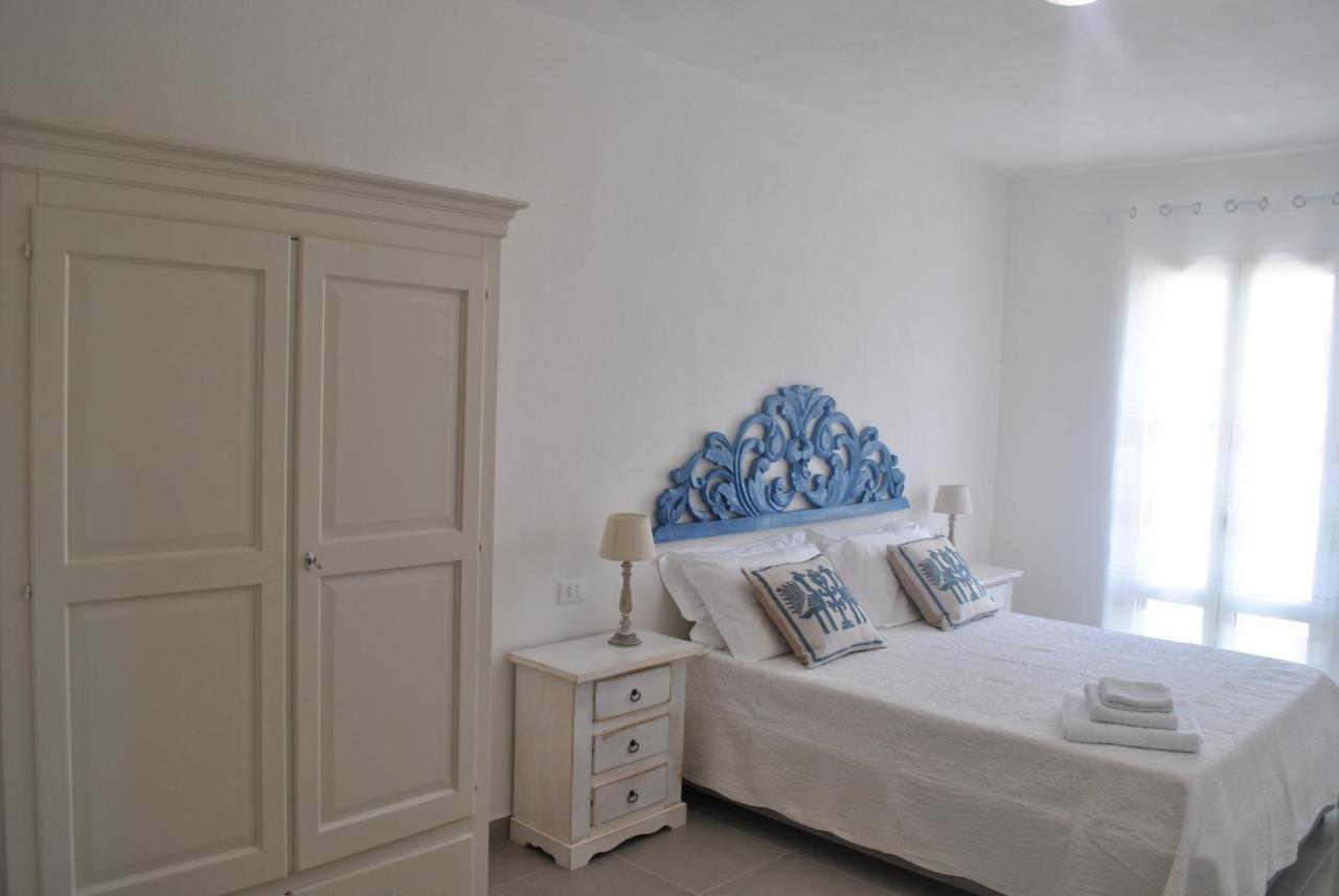 Casa Lory - Appartamento Con 2 Camere In Centro Abitato オロゼーイ エクステリア 写真