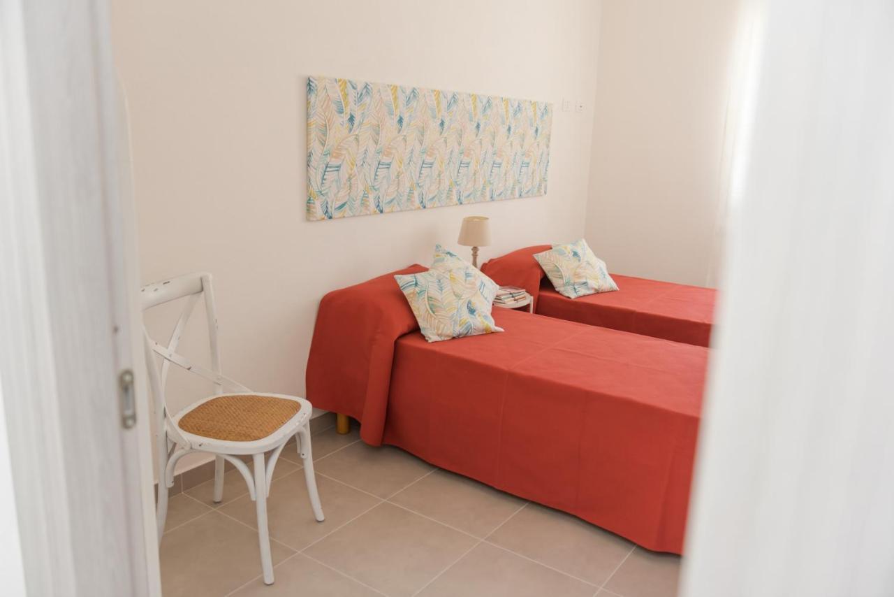 Casa Lory - Appartamento Con 2 Camere In Centro Abitato オロゼーイ エクステリア 写真