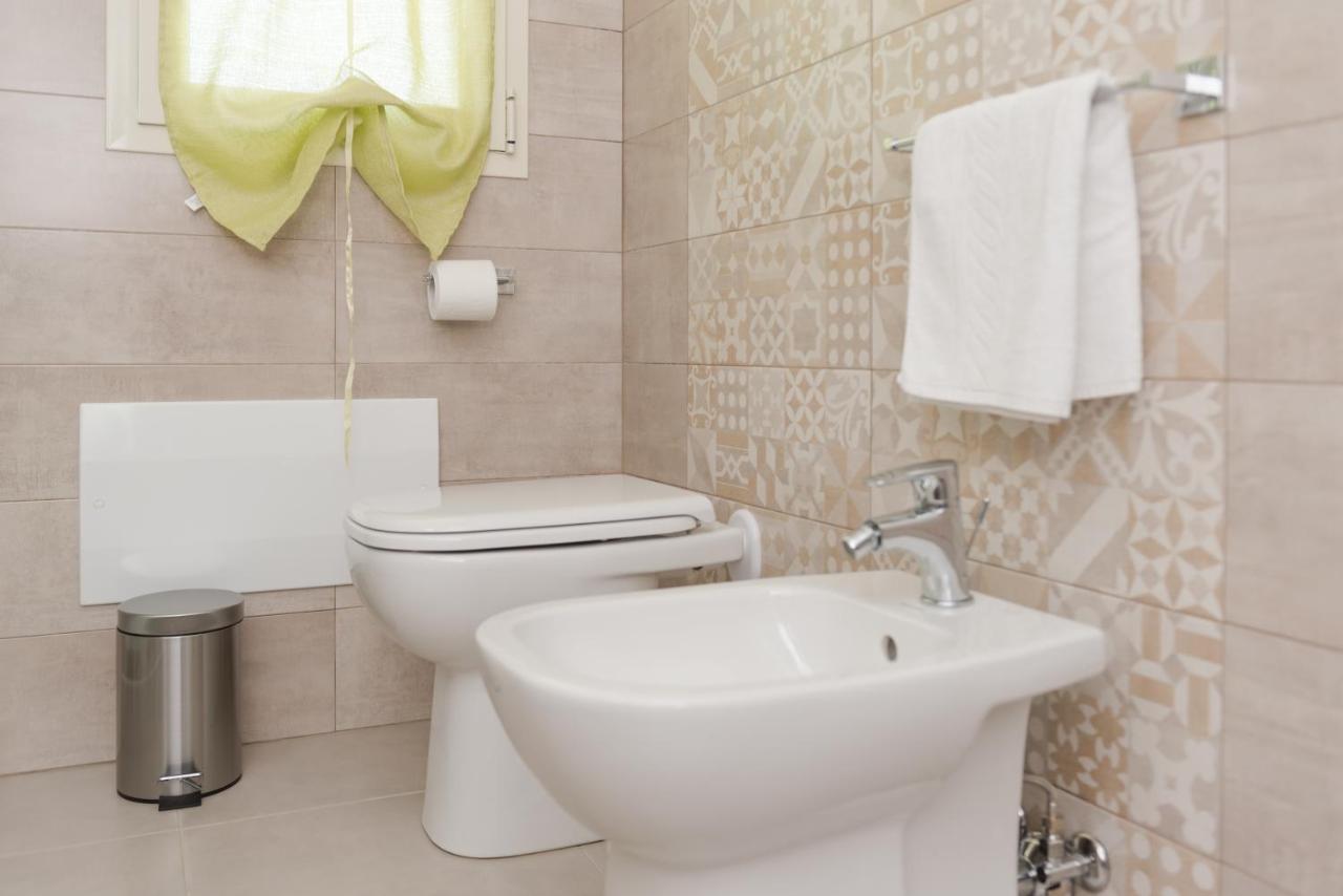 Casa Lory - Appartamento Con 2 Camere In Centro Abitato オロゼーイ エクステリア 写真