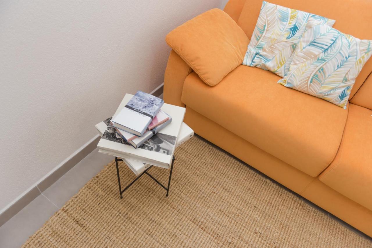 Casa Lory - Appartamento Con 2 Camere In Centro Abitato オロゼーイ エクステリア 写真